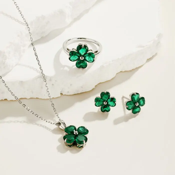 Set Green Diamonds